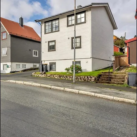 And Charming With Free Parking Daire *