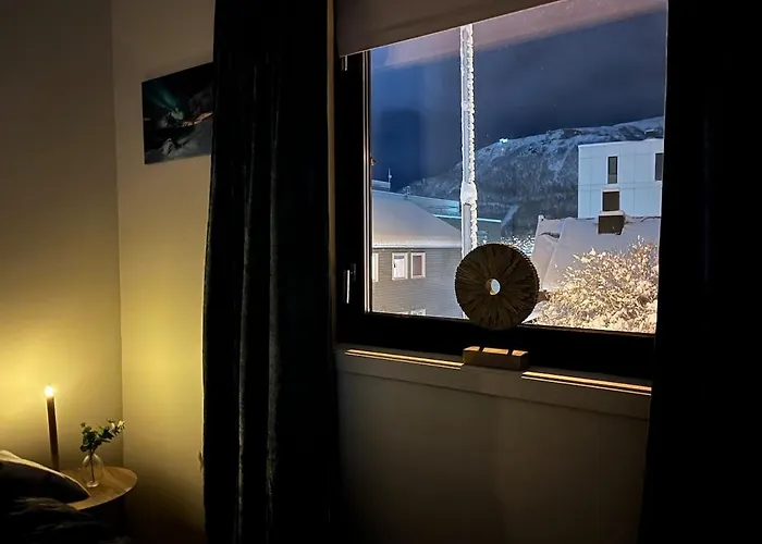 And Charming With Free Parking *