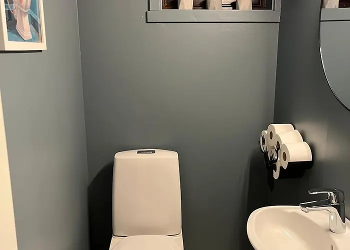 And Charming With Free Parking