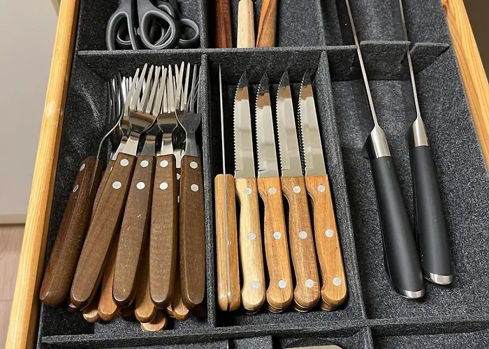 And Charming With Free Parking *