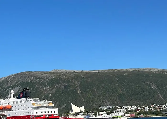 And Charming With Free Parking Apartamento Tromsø