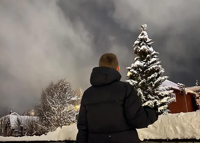 And Charming With Free Parking *